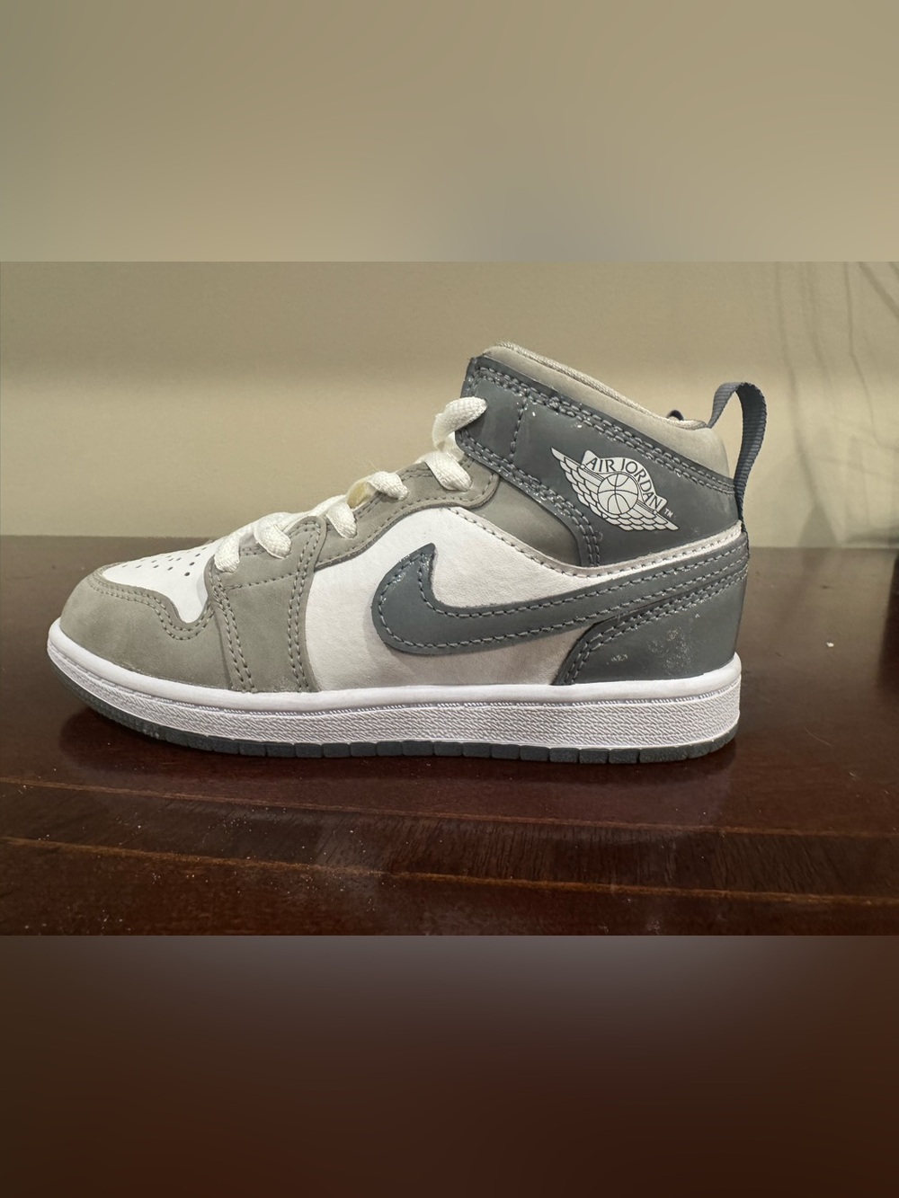 Air Jordan 1 Mid SE “Patent Cool Gray” Boy’s Sneakers Size 13C